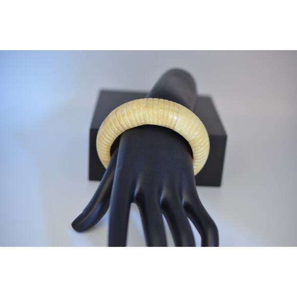 RARE Vintage Bovine Bone Carol For Eva Graham Carved Bangle Bracelet - Picture 2 of 3
